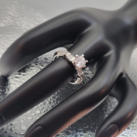 Cute lady's ring Size 7 Silver Sterling 925